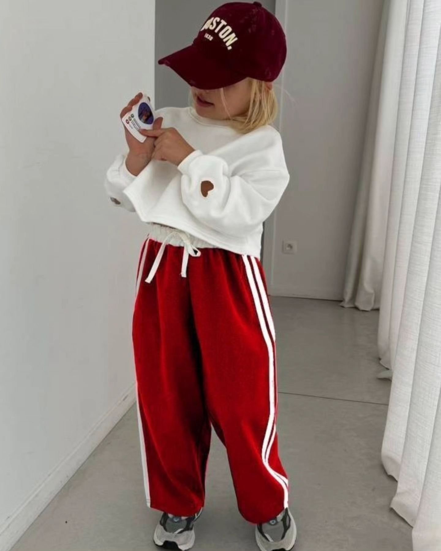 trenerki-za-devojcina-so-bluza-i-pantaloni-so-linii (4)